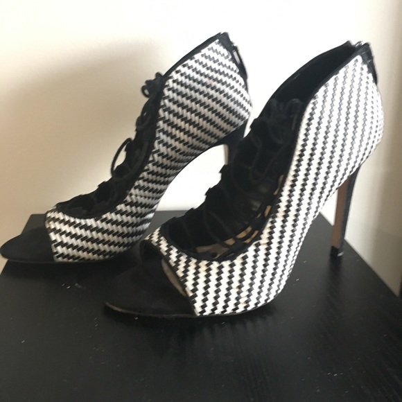 Zara Shoes - Zara open toe lace up bootie shoe
black and whit